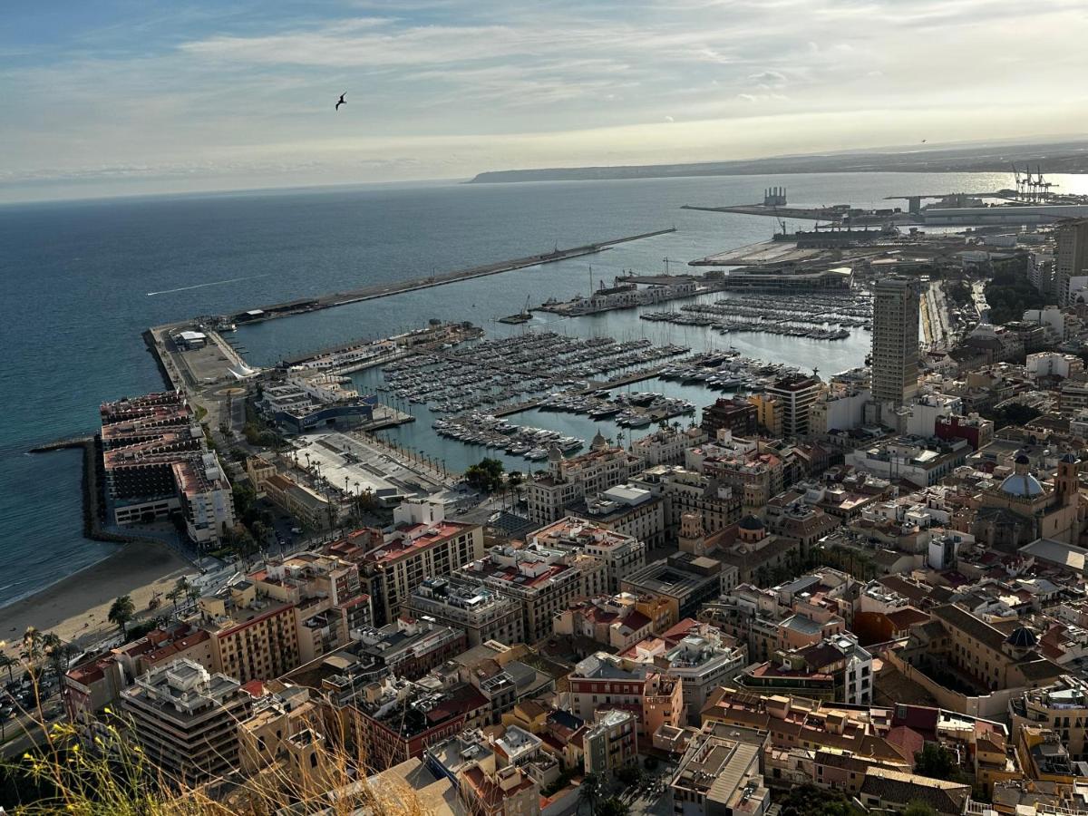 Rambla Apartment By The Sea Alicante Bagian luar foto